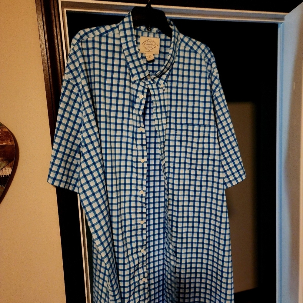 St. John's Bay Blue and White Casual Button Down Shirt Quick Dry